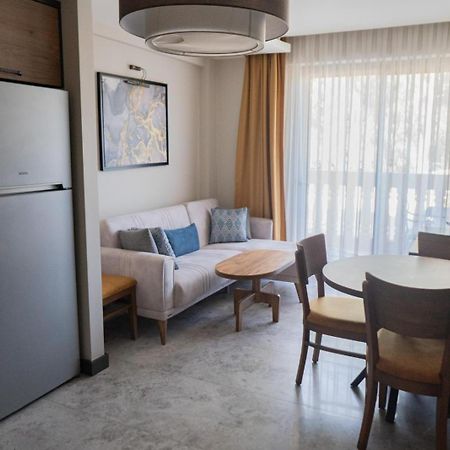 Kalender Pansion Aparthotel Fethiye Exteriör bild