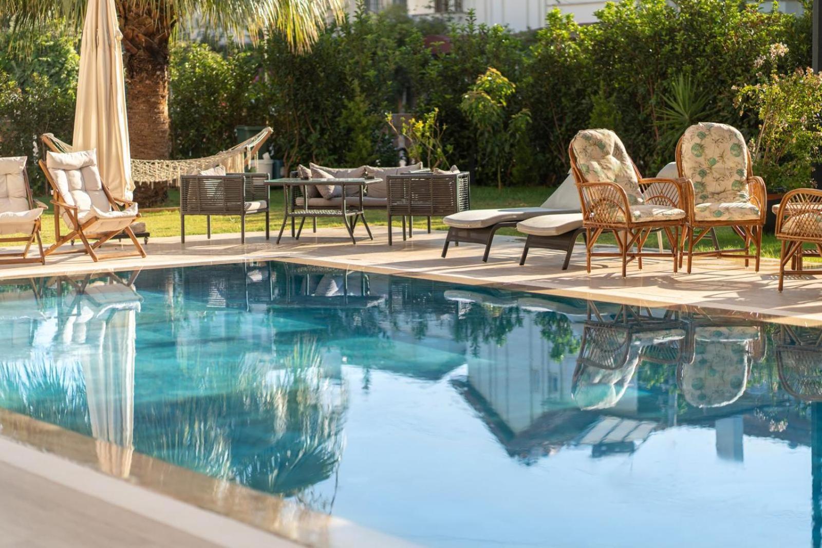 Kalender Pansion Aparthotel Fethiye Exteriör bild