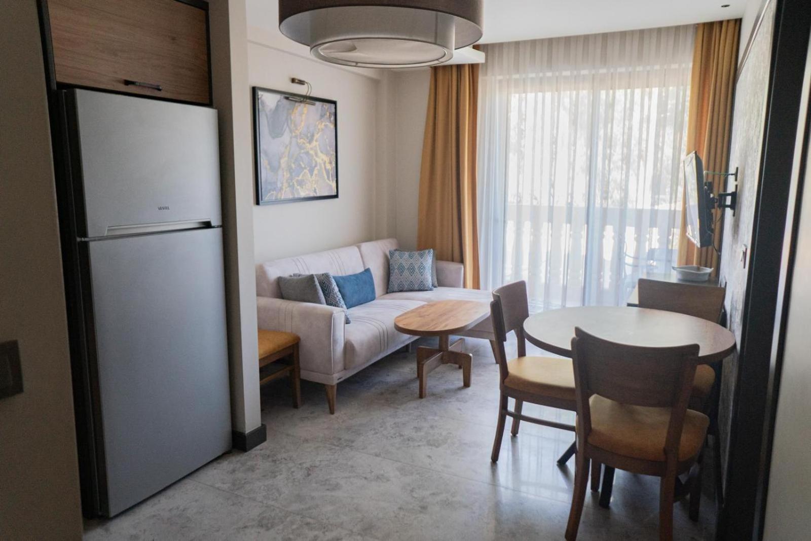 Kalender Pansion Aparthotel Fethiye Exteriör bild